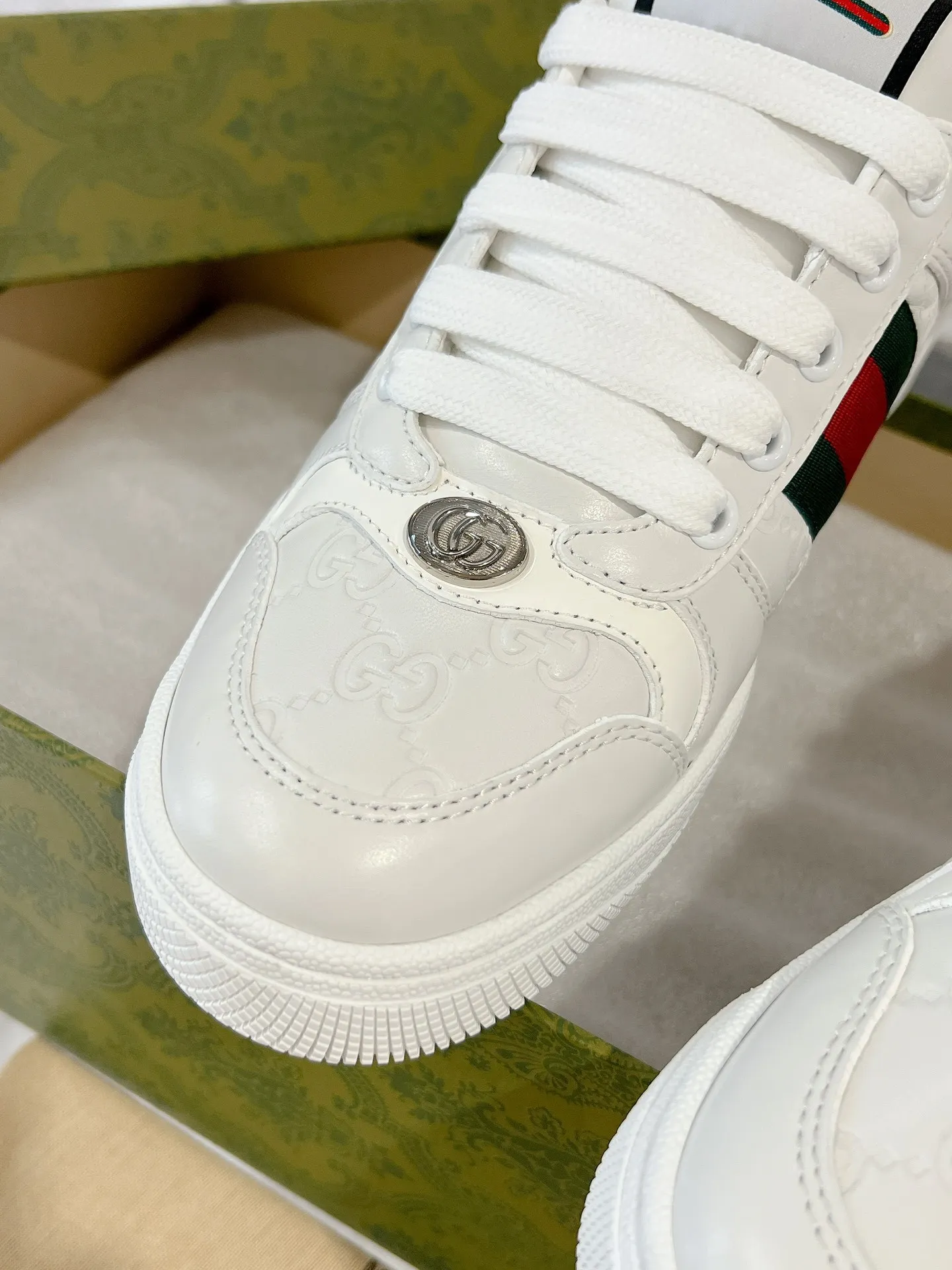 👟👟Ex-factory price 480👟👟 Couple style👫Gucci Gucci ❗️❗️New order shipped Original development Private mold making Correct last shape Hand-polished and distressed effect Correct details Complete accessories Imported leather/original towel lining crafted with craftsmanship Same size for men and women: 35-44